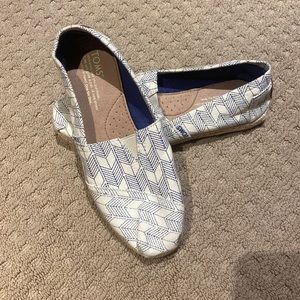 Toms women’s shoes
